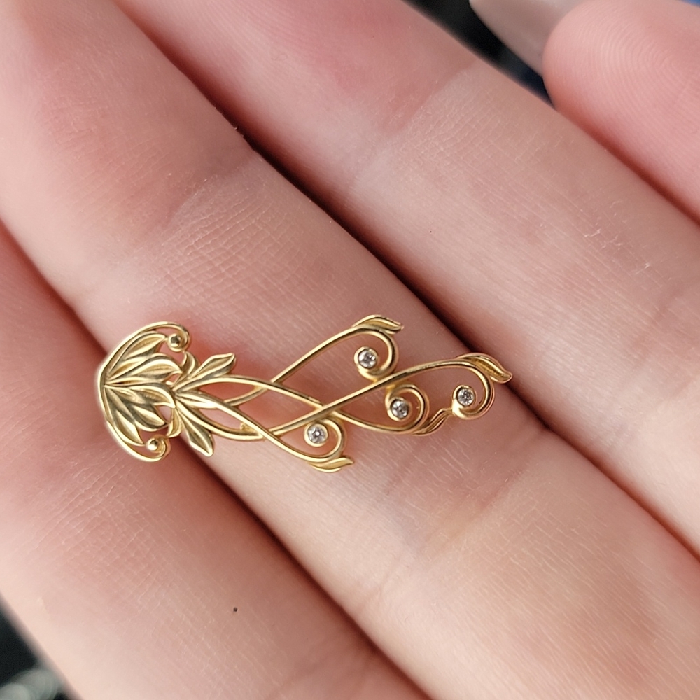 14k Maui Divers jellyfish pendant